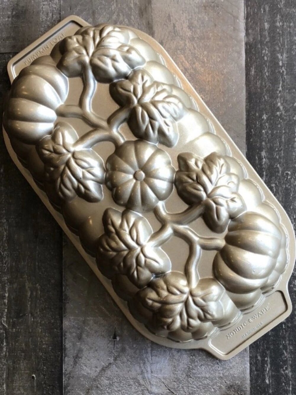 🎃🍞 🎃🍞 Nordic Ware Pumpkin Loaf Pan – Gold – Williams Sonoma Exclusive